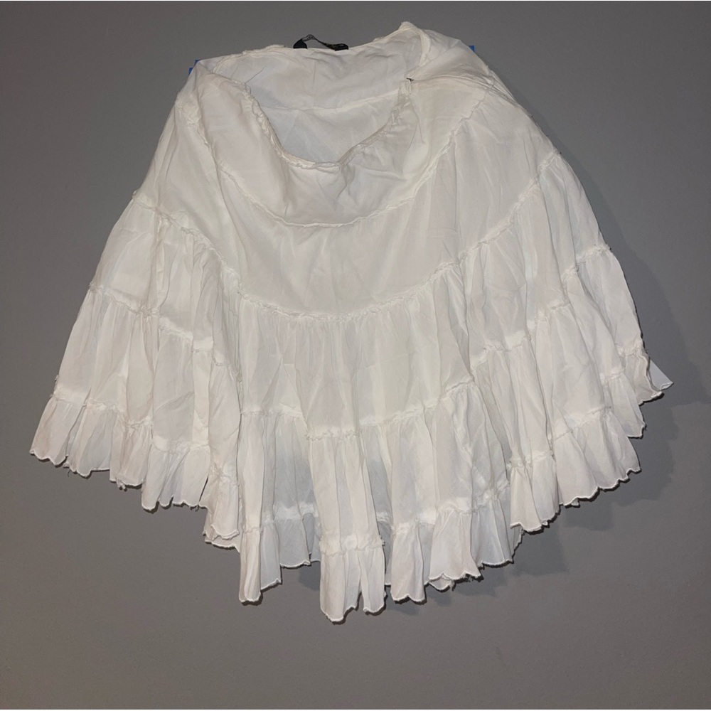 SHORT CUTE RUFFLE SKIRT // WHITE